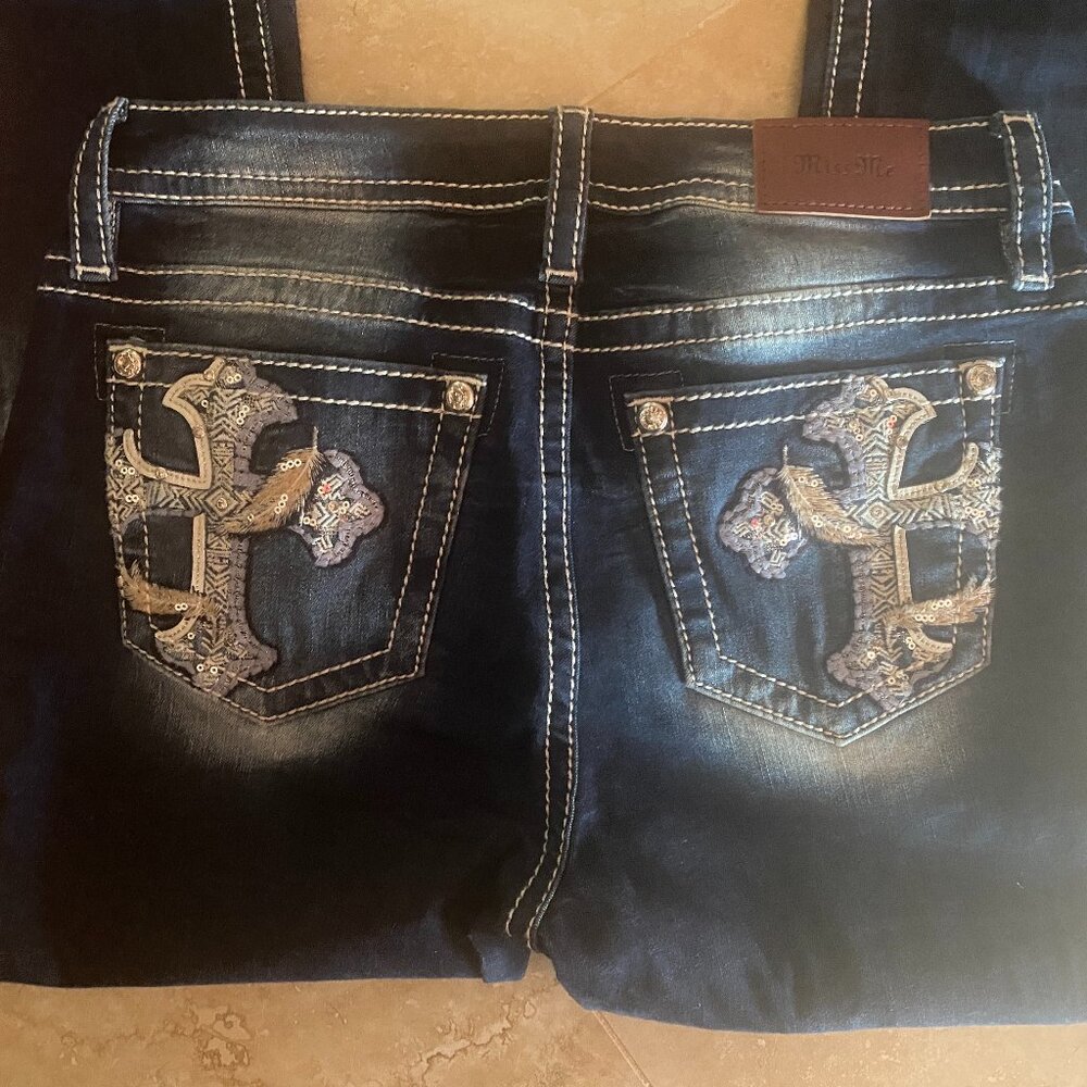 Miss Me Mid Rise Boot Cut Jeans Cross Feather, Size 29 x 34